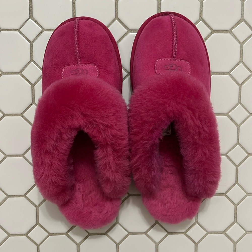 Hot pink ugg slippers